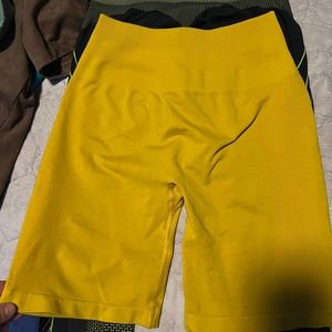 Alphalete AMPLIFY biker shorts